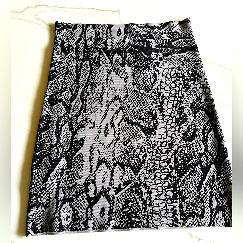 BCBGMAXAZRIA Women's Grey and Black Skirt